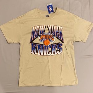 Urban Outfitters New York Knicks T-Shirt (Large; New)